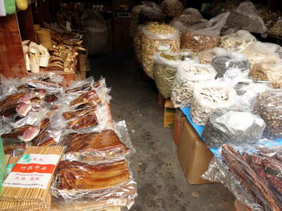 探秘赤水大瀑布 电子设备的绿色守护之旅