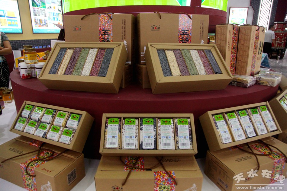 秦州展馆节会受捧 土特产品助力脱贫攻坚